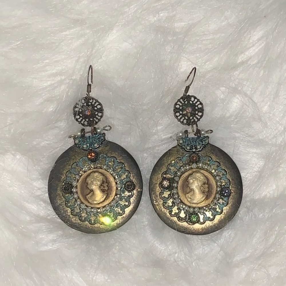 marie Antoinette inspired earrings